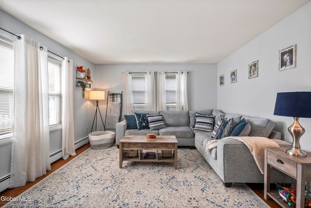 24 Rose Court, Cohoes, NY 12047