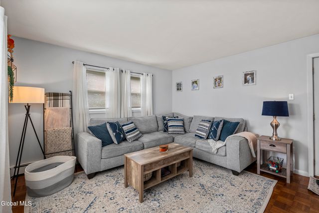 24 Rose Court, Cohoes, NY 12047