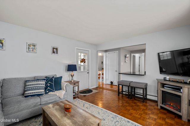 24 Rose Court, Cohoes, NY 12047