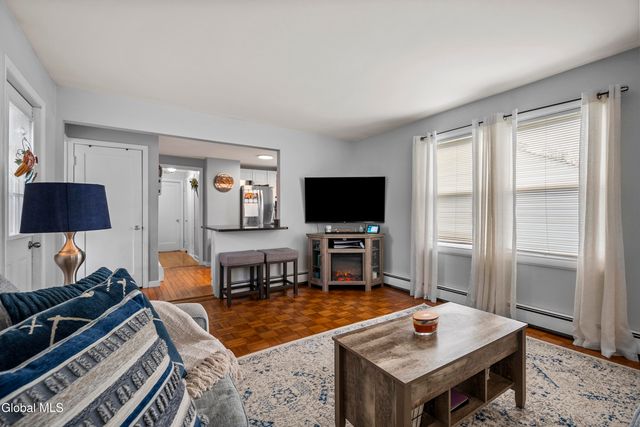 24 Rose Court, Cohoes, NY 12047