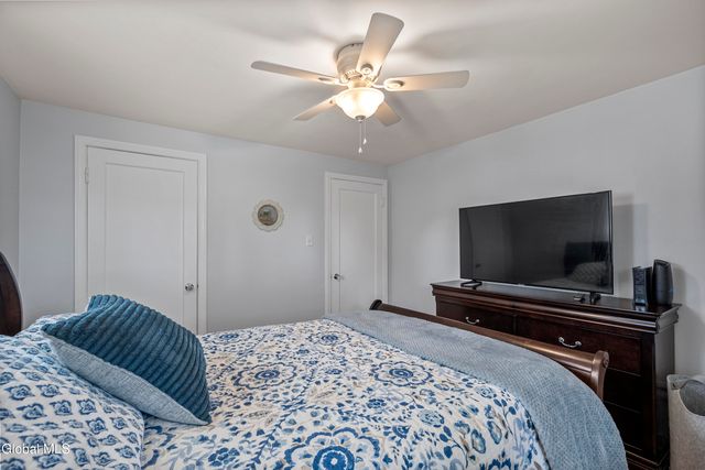 24 Rose Court, Cohoes, NY 12047