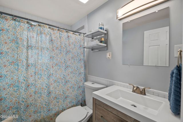 24 Rose Court, Cohoes, NY 12047