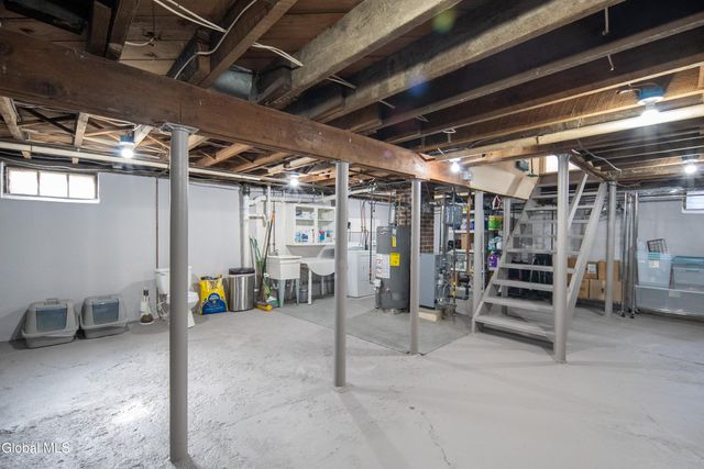 24 Rose Court, Cohoes, NY 12047