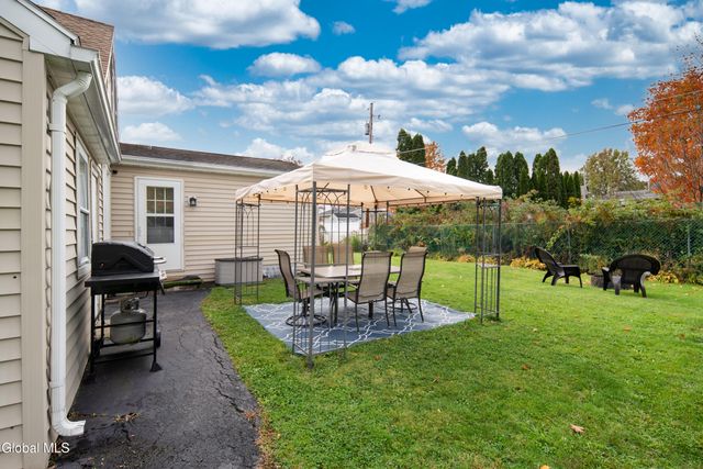 24 Rose Court, Cohoes, NY 12047