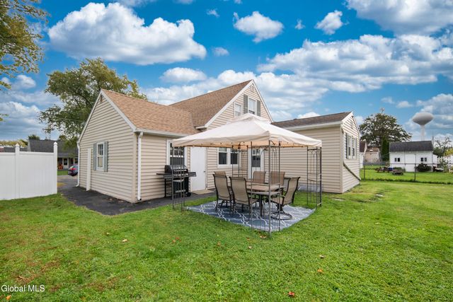 24 Rose Court, Cohoes, NY 12047