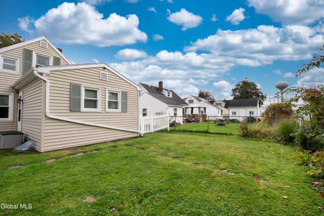 24 Rose Court, Cohoes, NY 12047