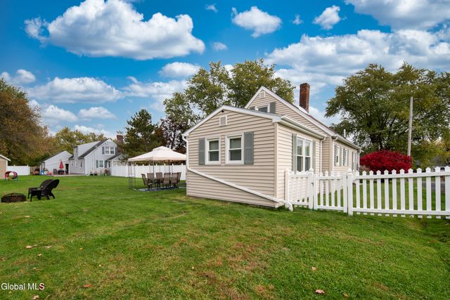 24 Rose Court, Cohoes, NY 12047