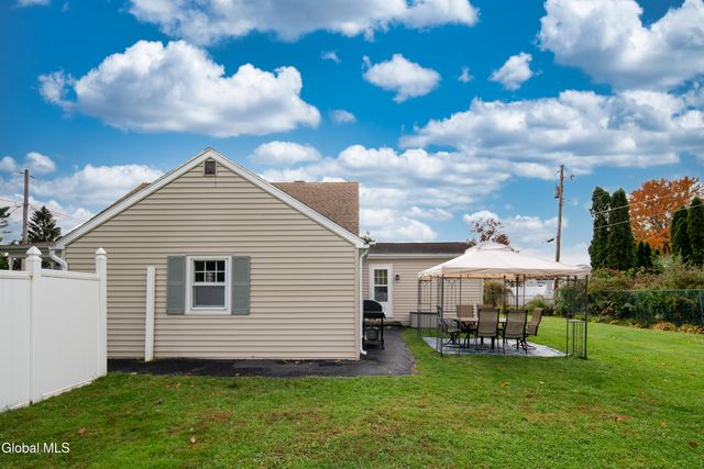 24 Rose Court, Cohoes, NY 12047