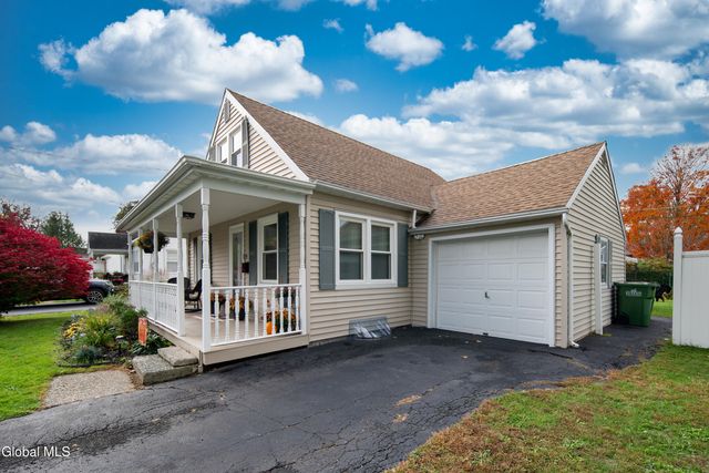 24 Rose Court, Cohoes, NY 12047