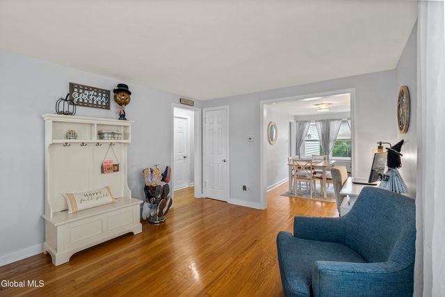 24 Rose Court, Cohoes, NY 12047