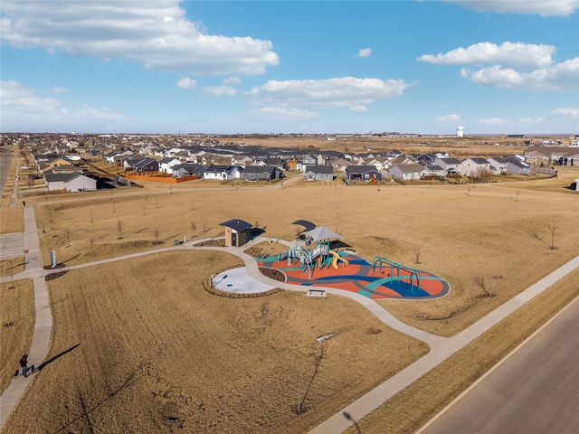 2515 SE Kettleridge Lane, Waukee, IA 50263