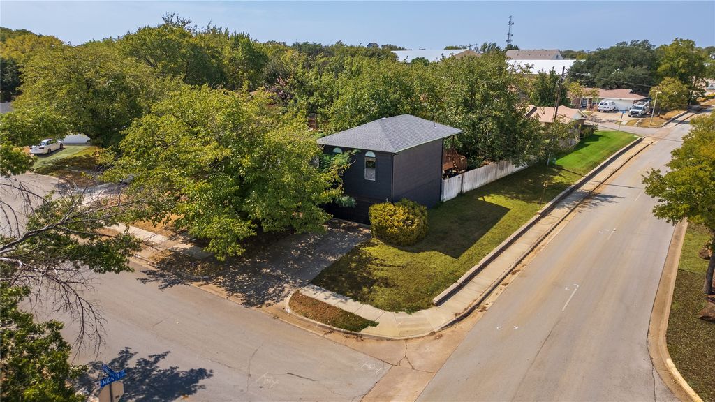 206 Sixpence Lane, Euless, TX 76039 — photo 2