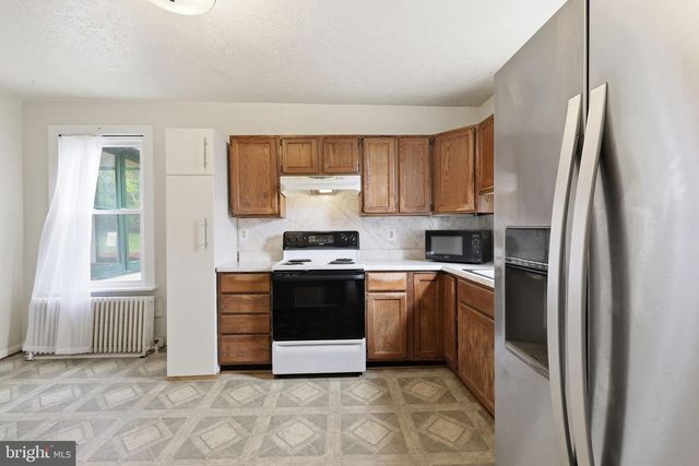 4232 NICHOLSON ST, Hyattsville, MD 20781