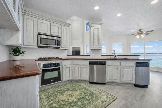 16314 Hunters Circle, Montgomery, TX 77356
