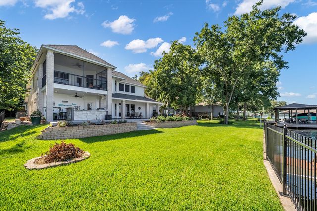 16314 Hunters Circle, Montgomery, TX 77356