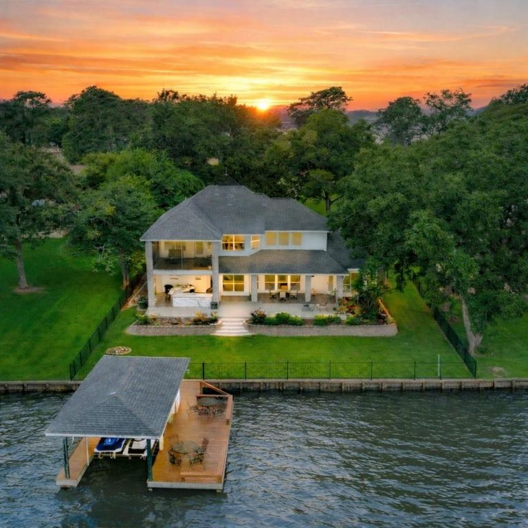 16314 Hunters Circle, Montgomery, TX 77356