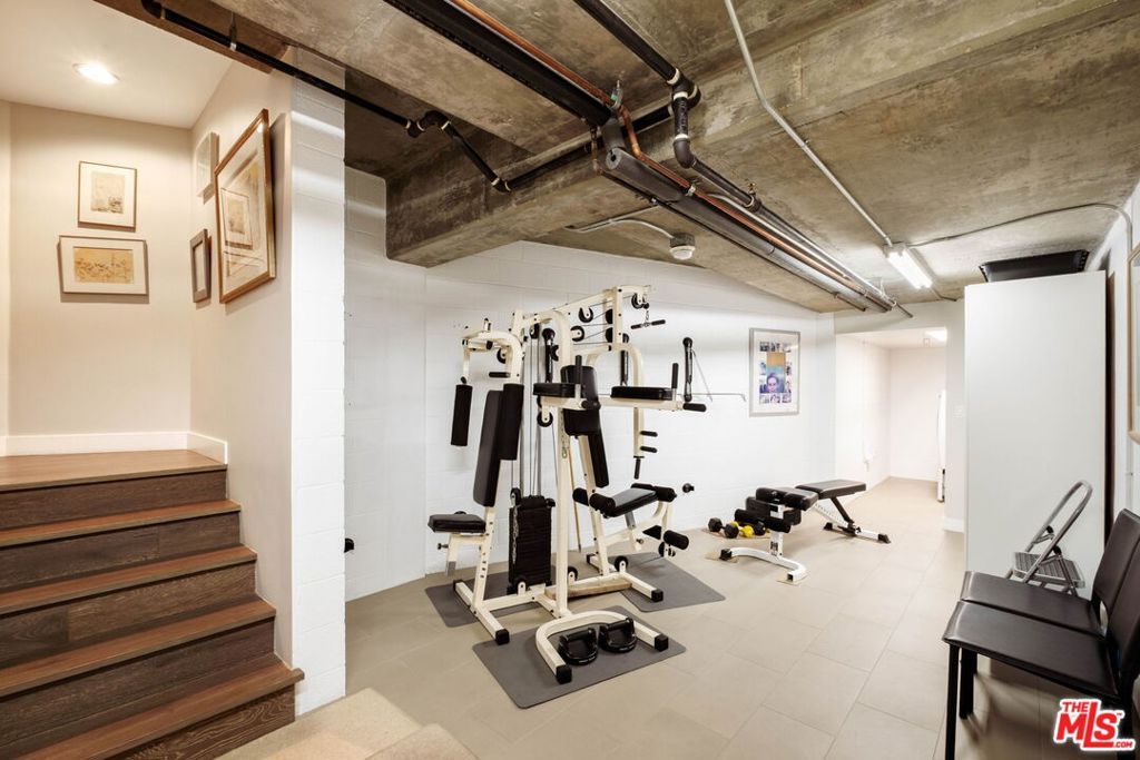 Image 29 of property listing at 612 Lincoln Boulevard 3, Santa Monica, CA 90402