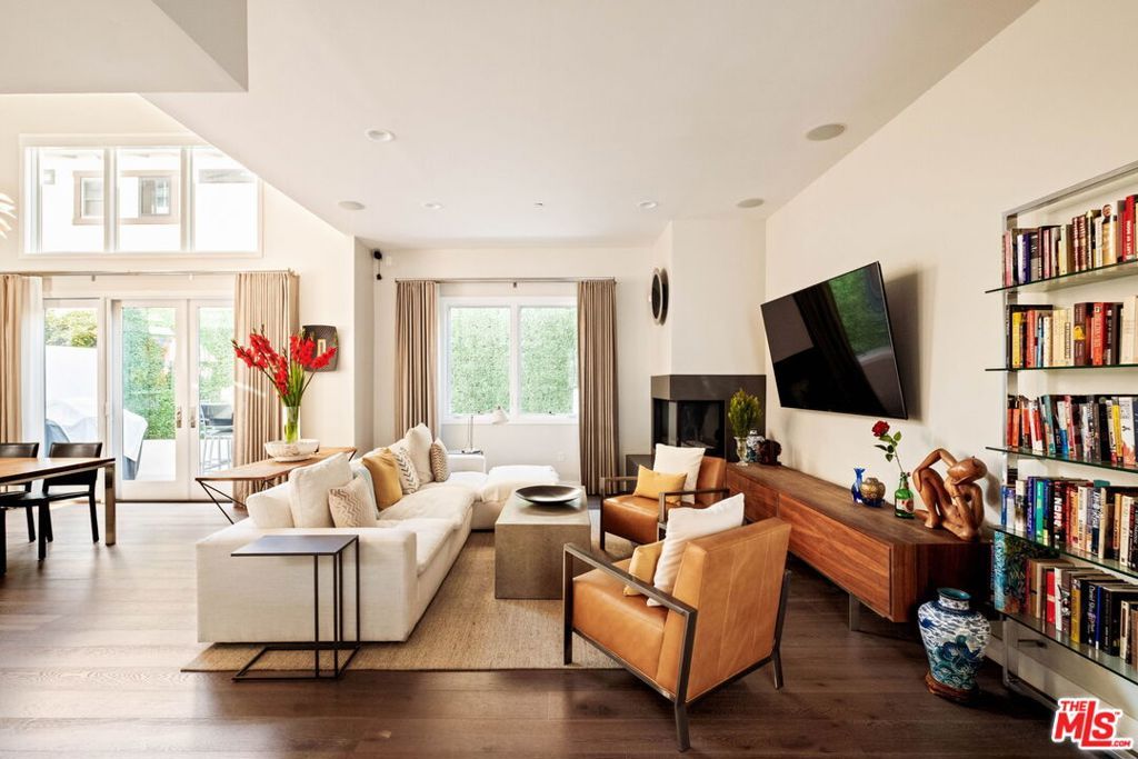 Image 7 of property listing at 612 Lincoln Boulevard 3, Santa Monica, CA 90402