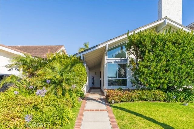 3962 Mistral, Huntington Beach, CA 92649