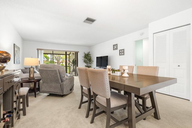 21218 Lago Circle F, Boca Raton, FL 33433