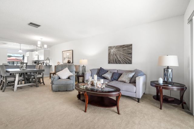 21218 Lago Circle F, Boca Raton, FL 33433