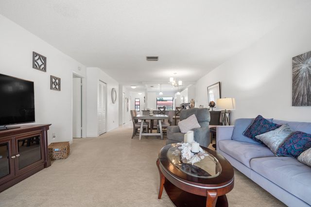 21218 Lago Circle F, Boca Raton, FL 33433