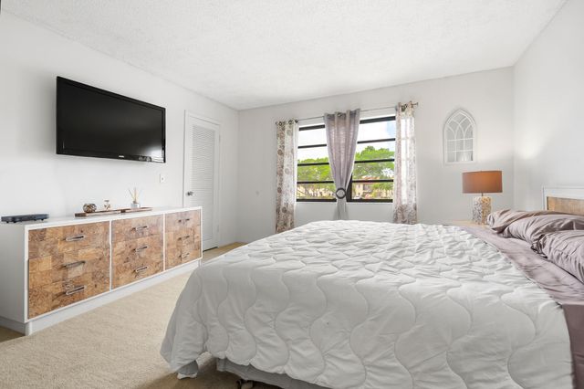 21218 Lago Circle F, Boca Raton, FL 33433