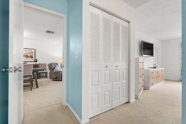 21218 Lago Circle F, Boca Raton, FL 33433