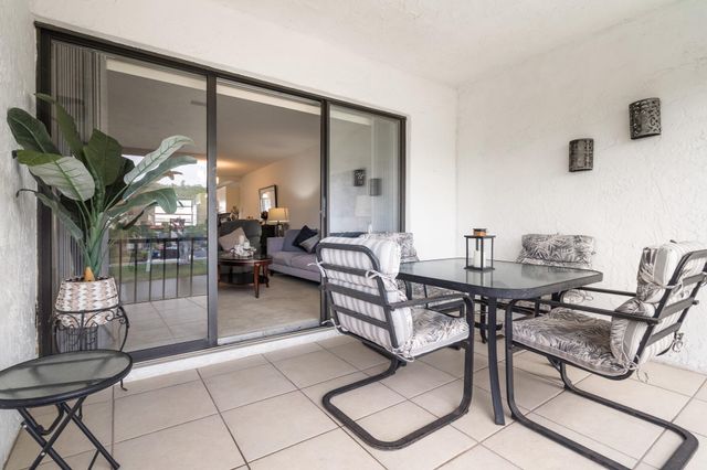 21218 Lago Circle F, Boca Raton, FL 33433