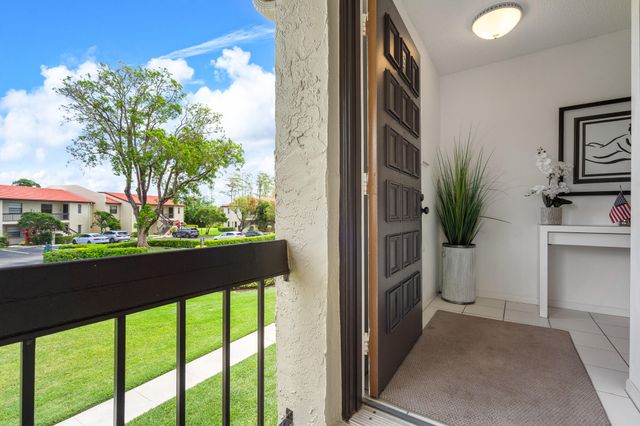 21218 Lago Circle F, Boca Raton, FL 33433