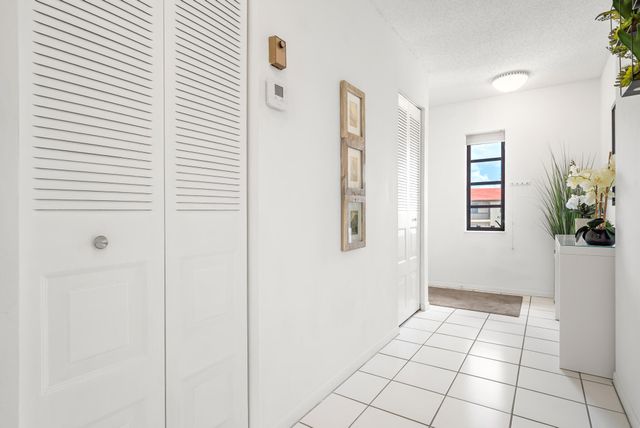 21218 Lago Circle F, Boca Raton, FL 33433
