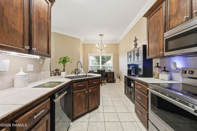201 Copperfield Way, Youngsville, LA 70592