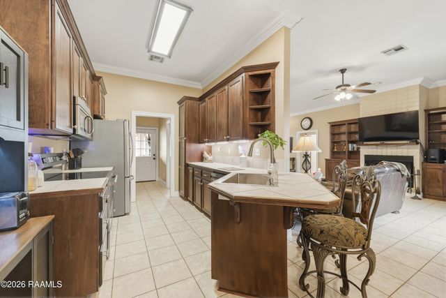 201 Copperfield Way, Youngsville, LA 70592