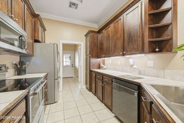 201 Copperfield Way, Youngsville, LA 70592
