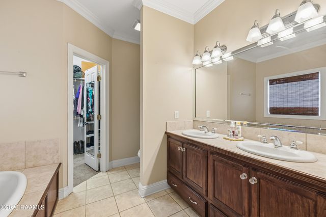 201 Copperfield Way, Youngsville, LA 70592