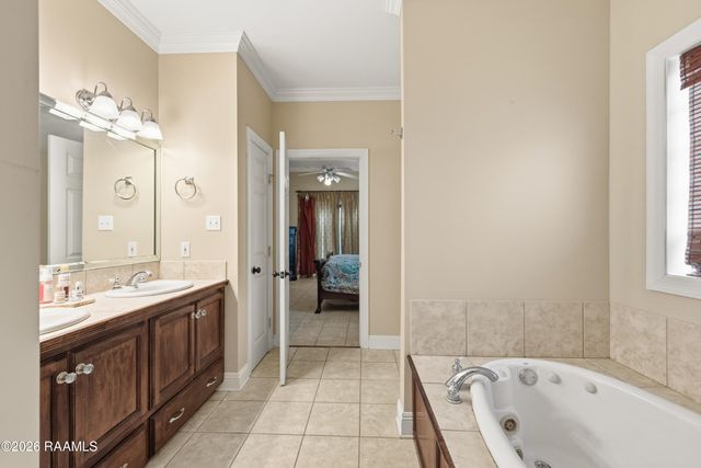 201 Copperfield Way, Youngsville, LA 70592