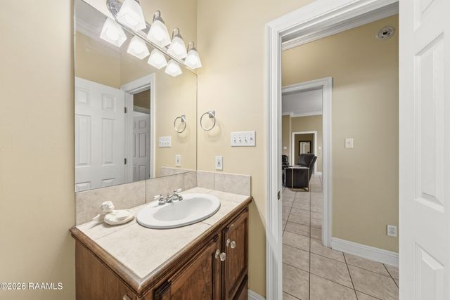 201 Copperfield Way, Youngsville, LA 70592