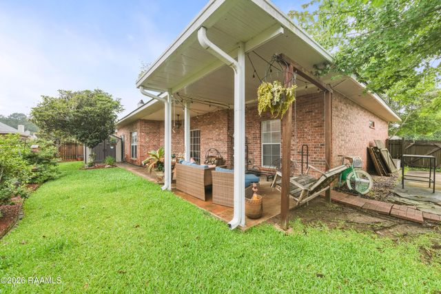 201 Copperfield Way, Youngsville, LA 70592