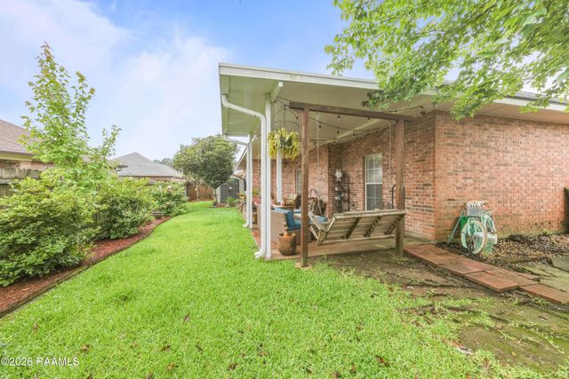 201 Copperfield Way, Youngsville, LA 70592