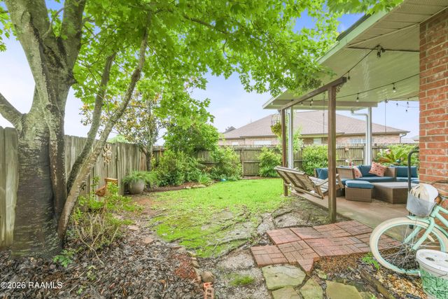201 Copperfield Way, Youngsville, LA 70592