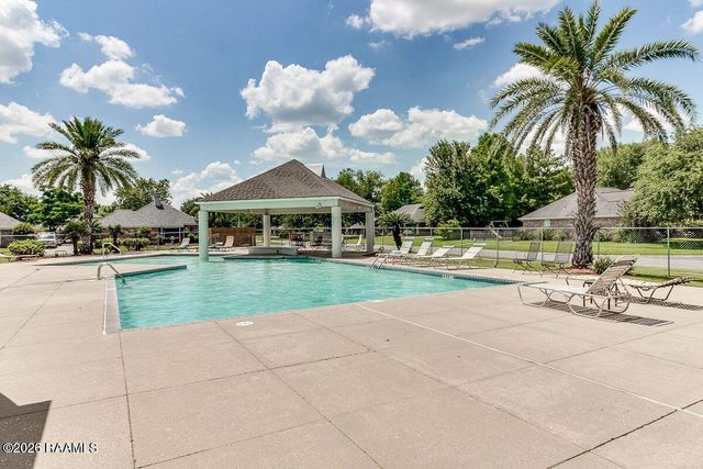201 Copperfield Way, Youngsville, LA 70592