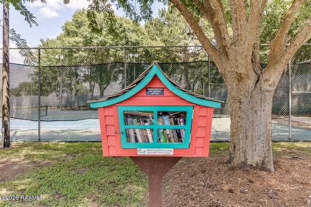 201 Copperfield Way, Youngsville, LA 70592