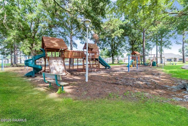 201 Copperfield Way, Youngsville, LA 70592