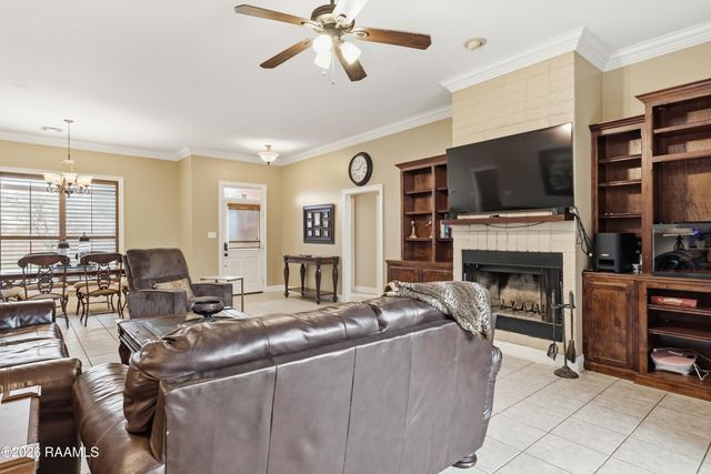201 Copperfield Way, Youngsville, LA 70592