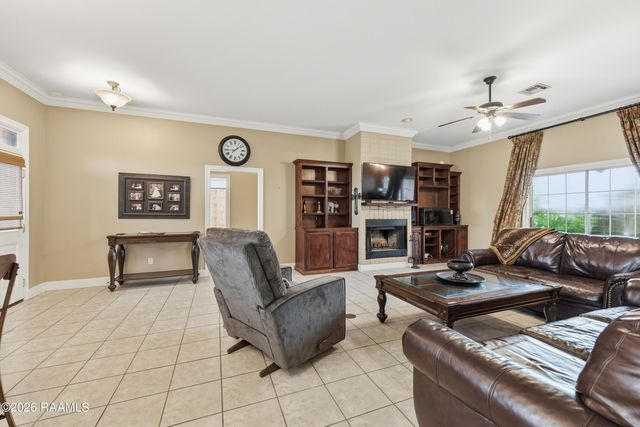 201 Copperfield Way, Youngsville, LA 70592