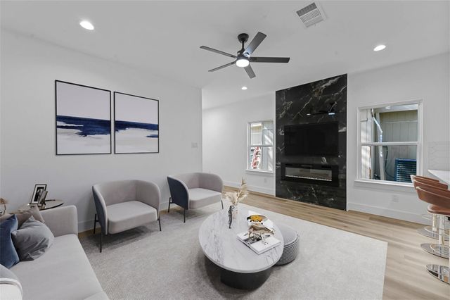 5424 Bourquin Street, Dallas, TX 75210