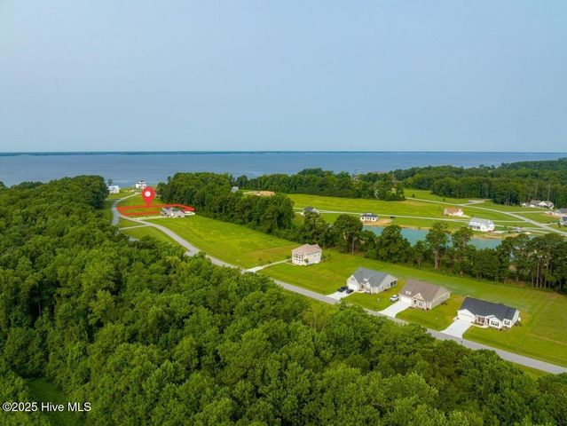 332 S Brightleaf Drive, Minnesott Beach, NC 28510