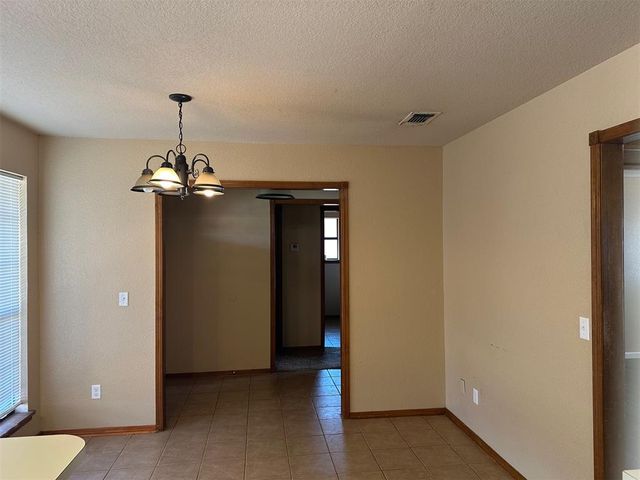 1917 Overland Trail, Choctaw, OK 73020