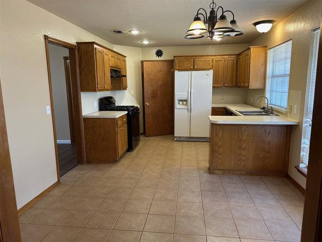 1917 Overland Trail, Choctaw, OK 73020