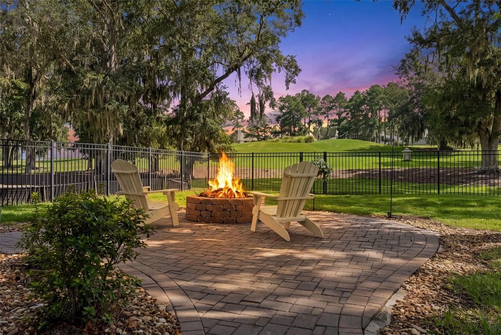 Image 2 of property listing at 4684 SOUTHERN VALLEY LOOP, Brooksville, FL 34601